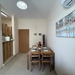 Center, 5 Min To Beach, Fully Renovated * Larnaca