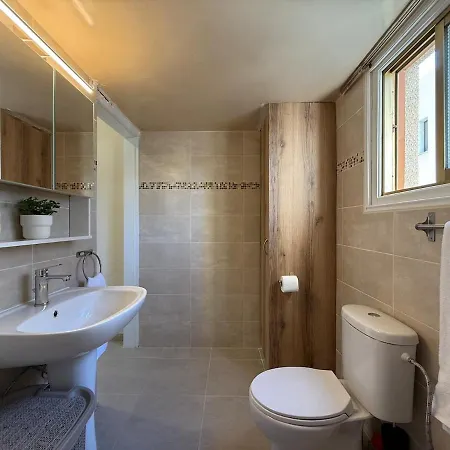 Center, 5 Min To Beach, Fully Renovated * Larnaca