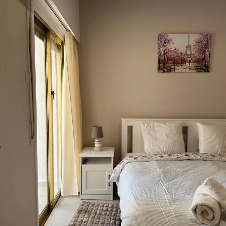 Center, 5 Min To Beach, Fully Renovated *