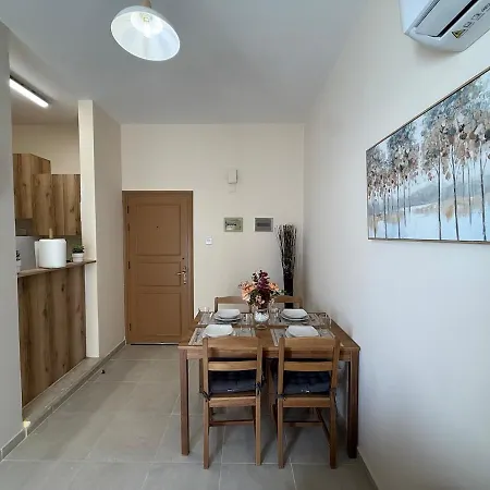 Center, 5 Min To Beach, Fully Renovated * Larnaca
