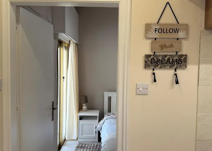 One-bedroom Next To Radisson Blu 라르나카