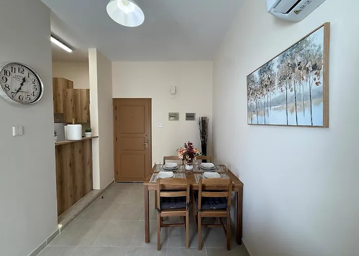 One-bedroom Next To Radisson Blu * 라르나카