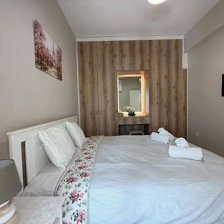 Center, 5 Min To Beach, Fully Renovated شقة لارنكا